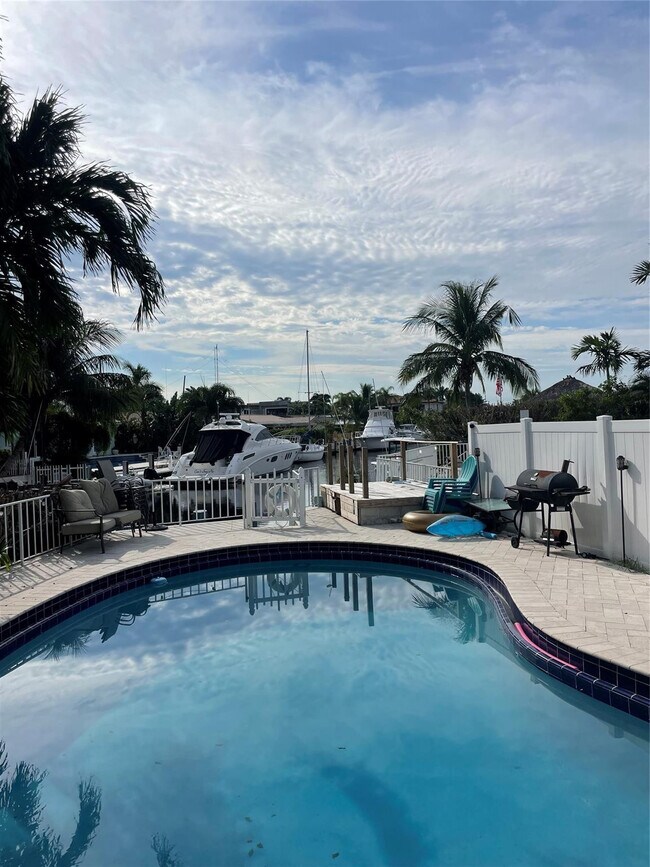 2708 NE 14th Street Causeway