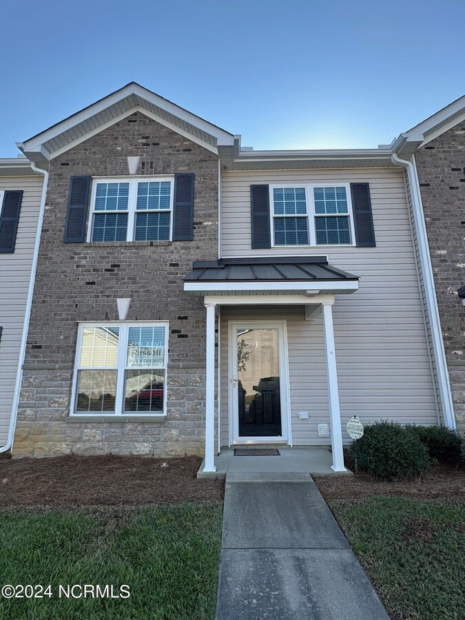 Photo - 116 Chandler Dr Townhome