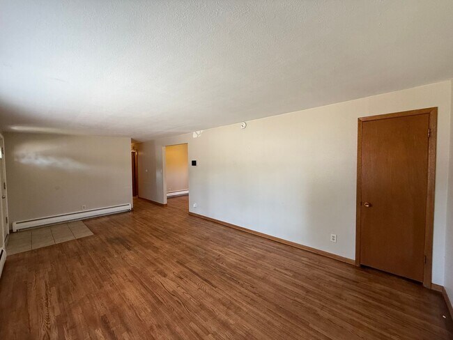 Photo - Crestline Ave/Lakeview St (Triplex) Unit 683 W Crestline Ave