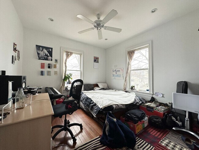 Photo - 66 Mapleton St