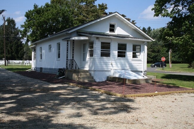 Building Photo - 491 County Rd 520