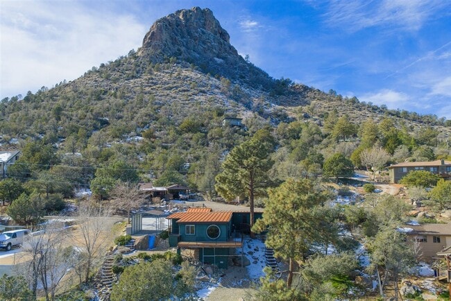 Building Photo - Newly Remodeled 2 Bed, 1 Bath + a Den Home at The Base of Thumb Butte!