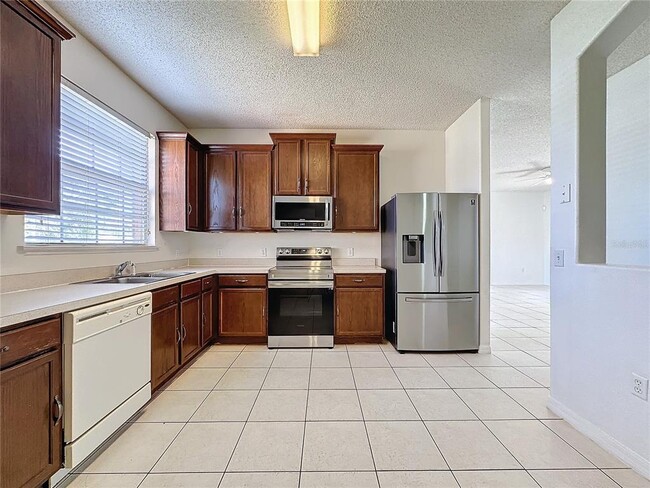 Photo - 1195 Cambourne Dr