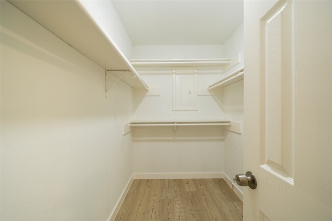 Building Photo - 12302 Kitty Brook Dr