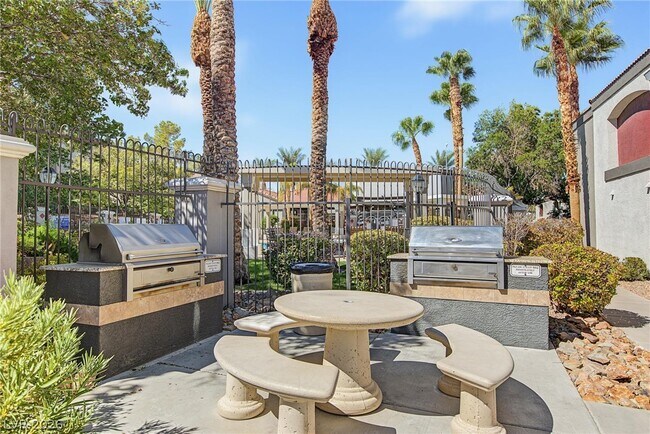 Photo - 950 Seven Hills Dr Unit 723
