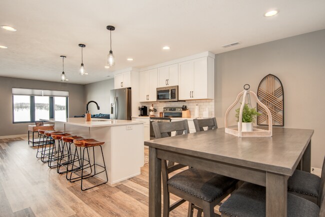 Photo - 172 W Bay Rd Unit B