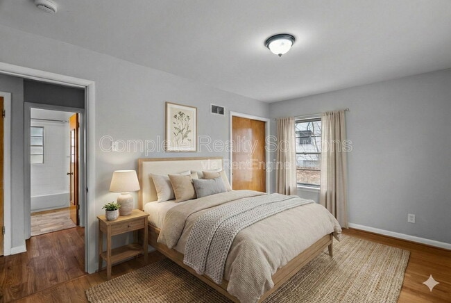 Photo - 9220 Leamont Dr