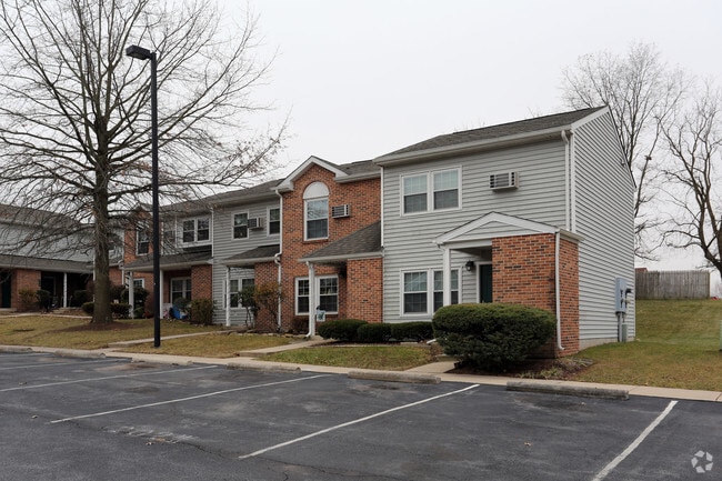 Walnut Manor - Walnut Manor Apartments