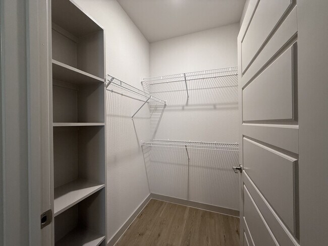 Photo - 1102 Treeta Trl