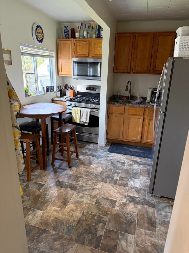 Photo - 728 Willey St Unit 4