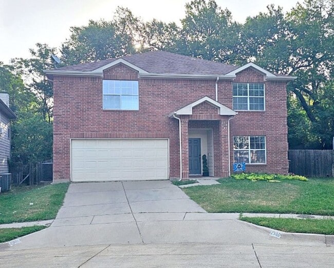 Building Photo - 3 BR/2.5BA | Updated Single Family Home | 2-Car Garage Parking | In Grand Prairie!