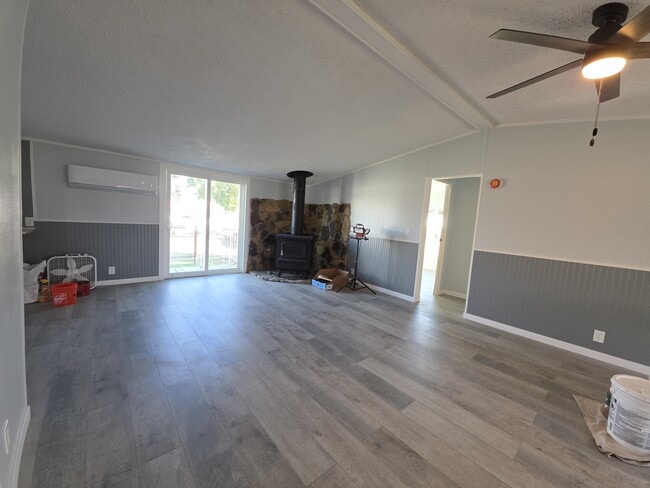 Photo - 13542 Trinity Ave