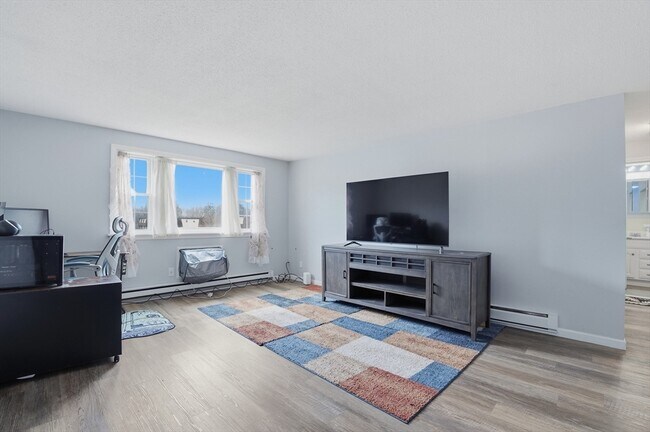 Photo - 180 Main St Unit B34