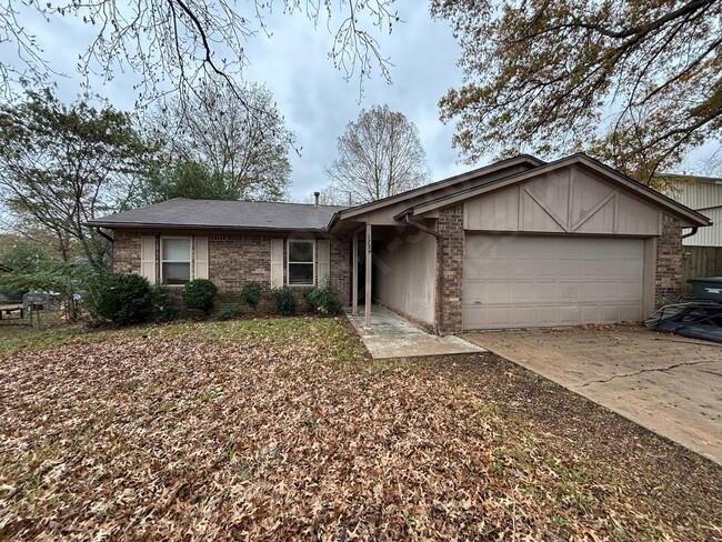 3 bedroom Home on East side of Fayetteville!! - 3 bedroom Home on East side of Fayetteville!!