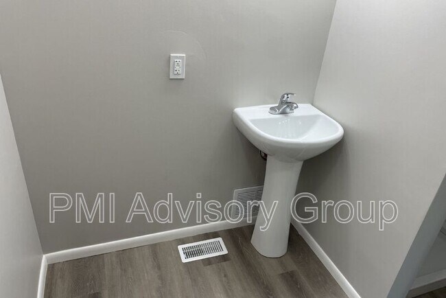 Photo - 602 SE 37th St