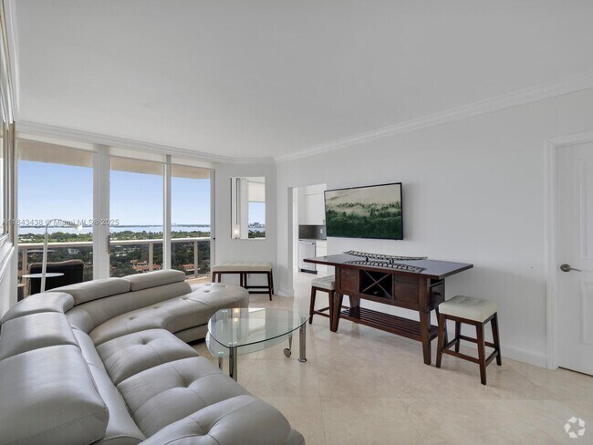 Building Photo - 4779 Collins Ave Unit 1706 Rental