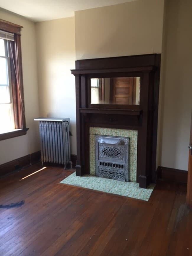 Building Photo - 3227 Jefferson Ave Unit 3227-05