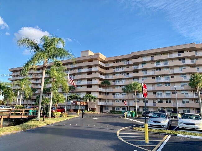 Building Photo - 250 Jacaranda Dr Unit 507 Rental