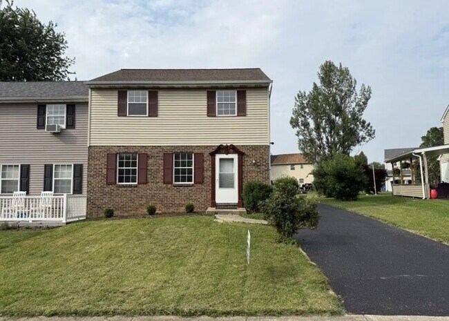 Photo - 447 Garland Cir