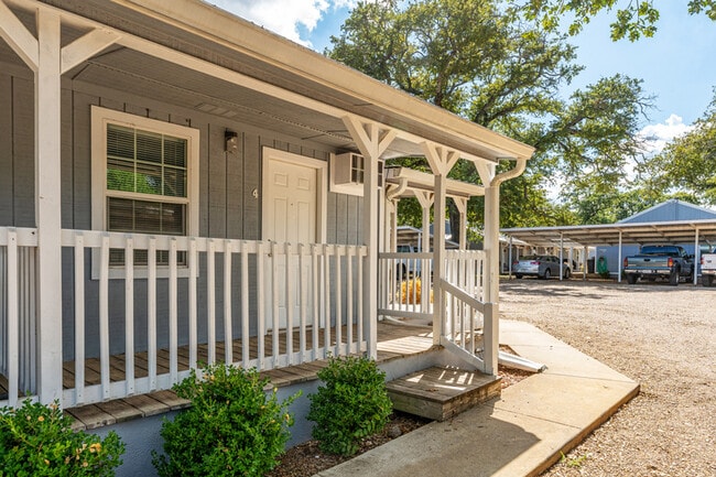 Photo - 720 Pritchett Ln