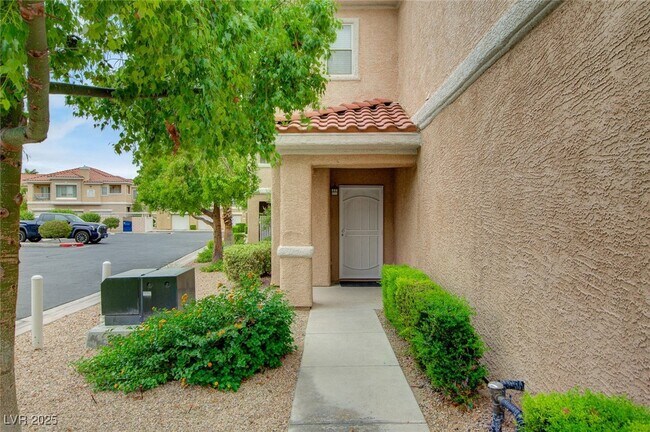 Photo - 251 S Green Valley Pkwy Unidad 2411