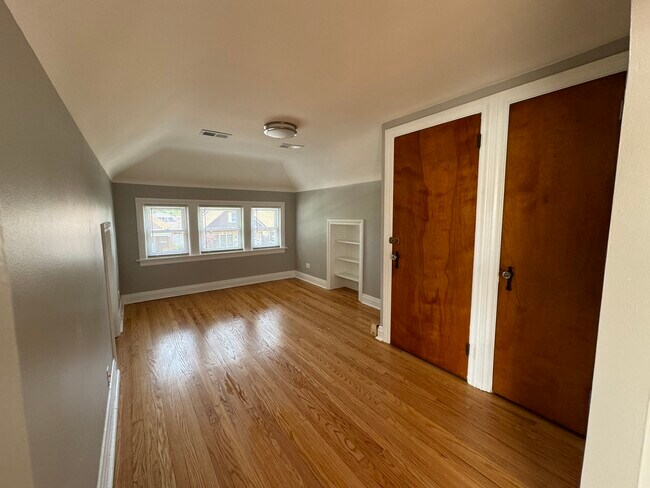 5648 W Warwick Ave Unit #2