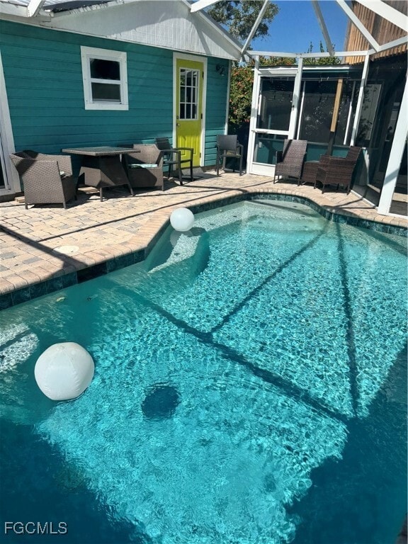 Photo - 2470 Rose Ave