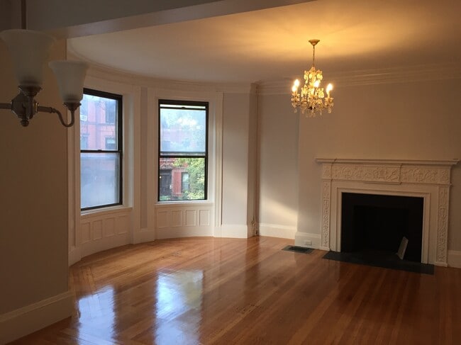 Photo - 429 Marlborough St