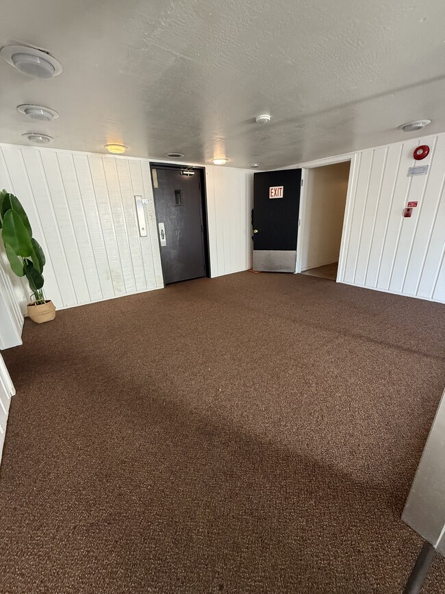 Photo - 2211 Carleton St