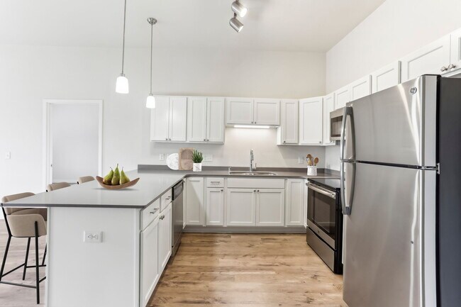 Photo - Lake Ridge Apartments