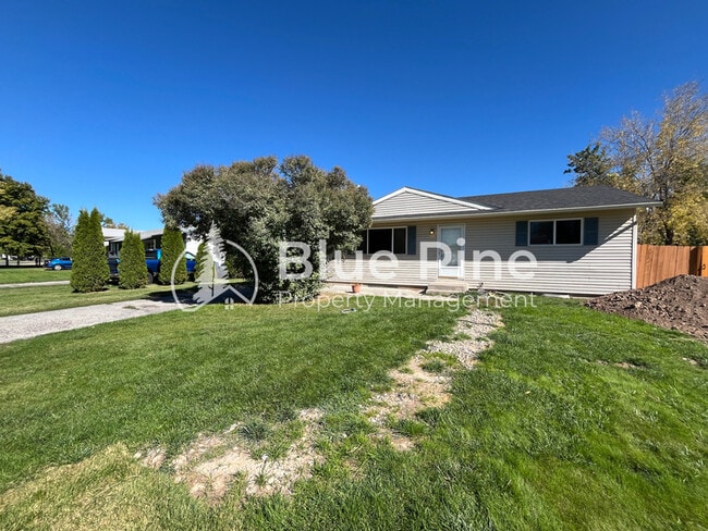 Building Photo - 450 Crimson Dr Rental