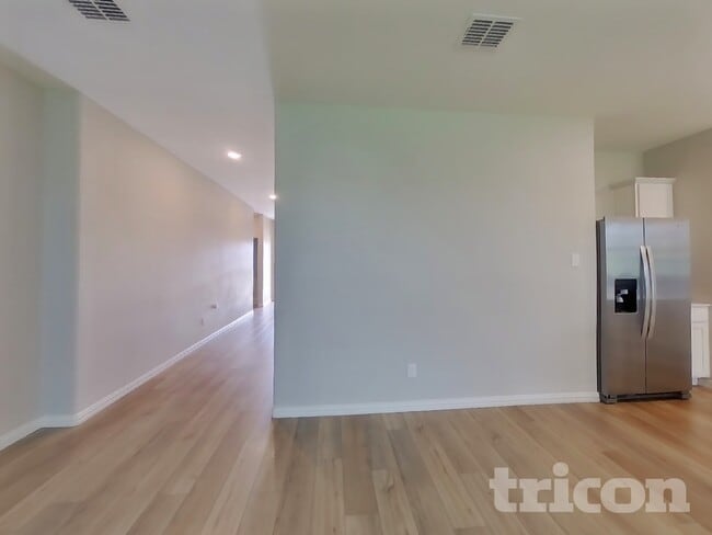 Photo - 235 Jenkinson Dr