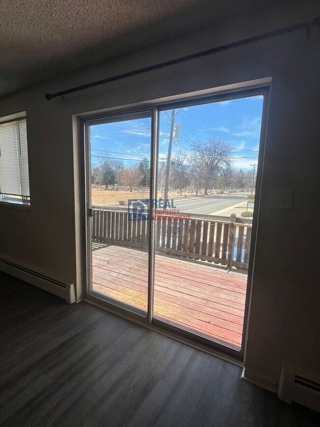 Photo - 1303 Coffman St