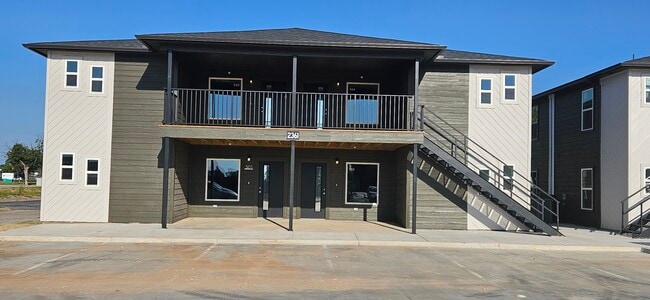 Building Photo - 2331 N Thompkins Ave Unit 401 Rental