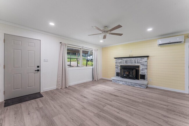 Photo - Charming Two Bedroom in Rogers
