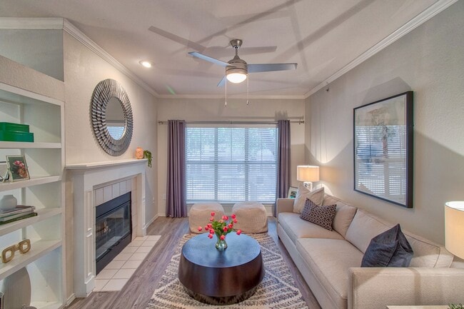 Stonelake at the Arboretum Apartments For Rent in Austin
