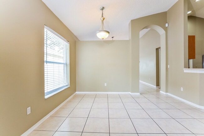 Photo - 2113 Carpathian Dr