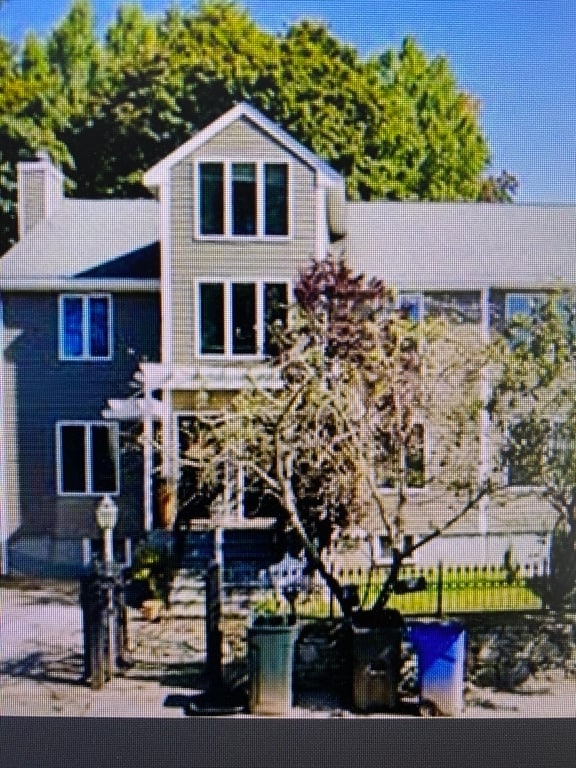Building Photo - 167 Summer St Unit 167B