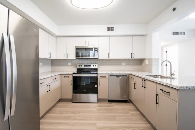Building Photo - Legacy at Brickell Rental