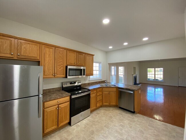 Photo - 5810 Brakenwood Ln