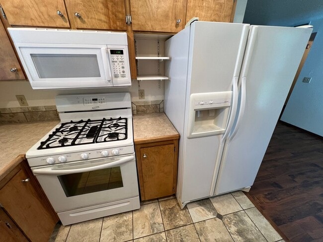 Photo - Well Maintained Three Bedroom Home in South Salem with Fenced Backyard