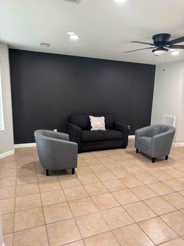 Photo - 23467 High Pt St