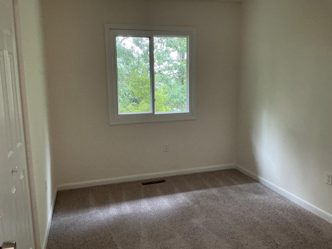 18 Wayside Ct