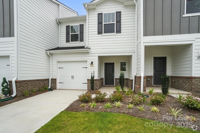 Building Photo - 1741 Braemar Vlg Dr Rental