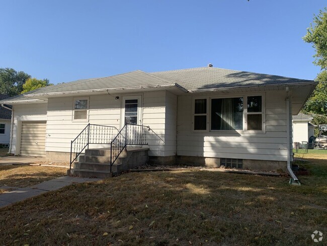 Building Photo - RENT REDUCED! New Flooring & Paint! 3 Bedr... Rental