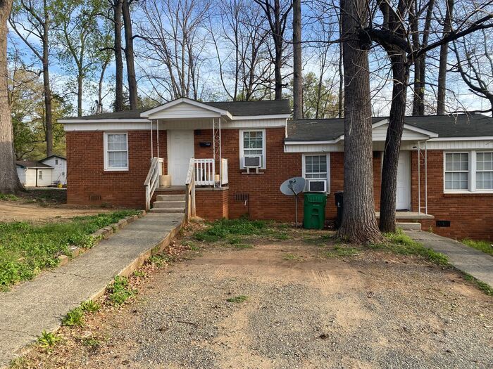 Charming & Affordable 2BR in West Charlotte – Minutes to Uptown - Charming & Affordable 2BR in West Charlotte – Minutes to Uptown