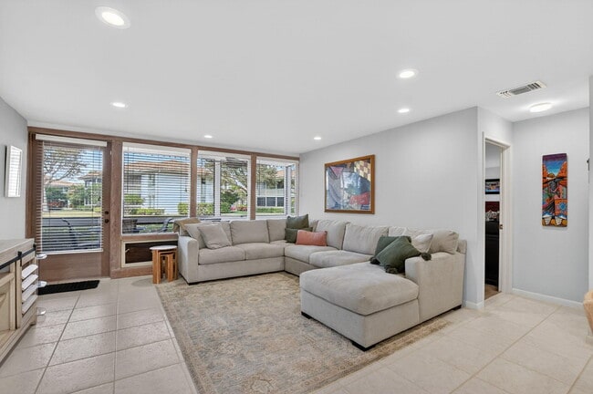 Building Photo - 19809 Boca W Dr Unit 4043