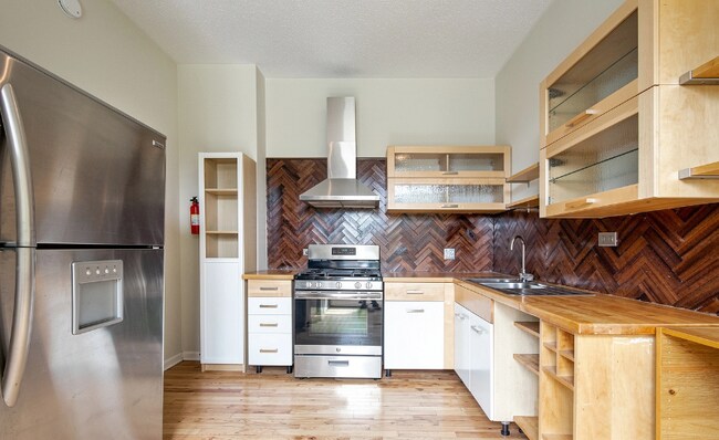 Photo - 4106 S Lake Park Ave Unit 2