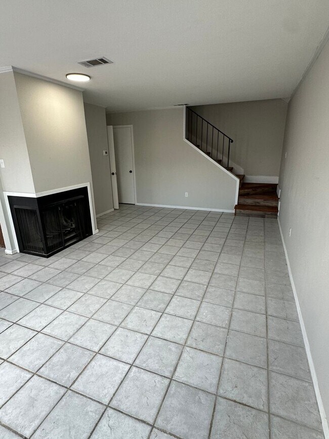 Photo - 2 Bedroom Townhome for RENT - WEST END BEA...