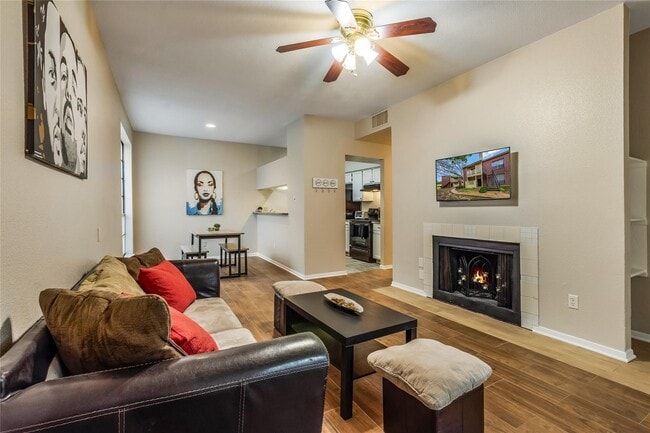 Photo - 8055 Cambridge St